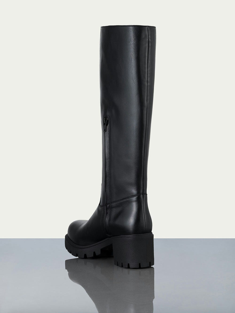 boot back view alt:fit1